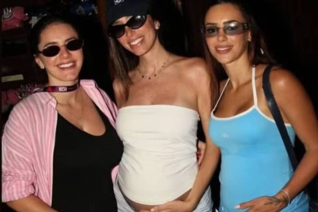 gravidas,-bruna-biancardi-e-irma-posam-juntas-e-exibem-barrigas;-foto