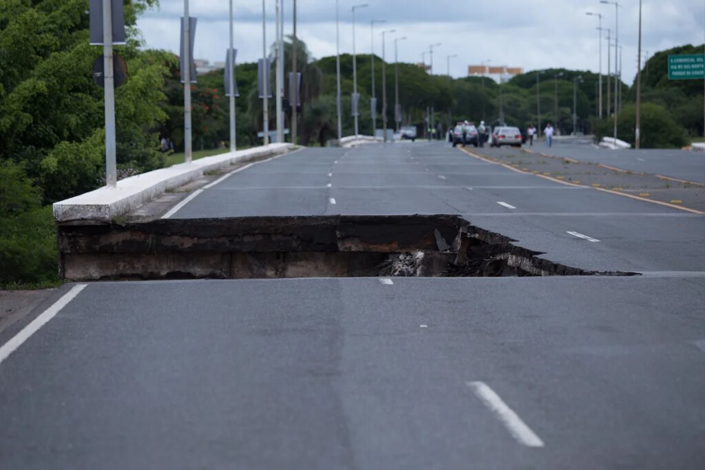 Eixão: após 8 anos, TCDF livra gestores de multa por queda de viaduto eixao:-apos-8-anos,-tcdf-livra-gestores-de-multa-por-queda-de-viaduto