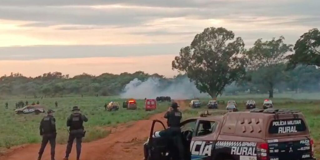 Polícia confronta indígenas que buscam retomar território no MS policia-confronta-indigenas-que-buscam-retomar-territorio-no-ms