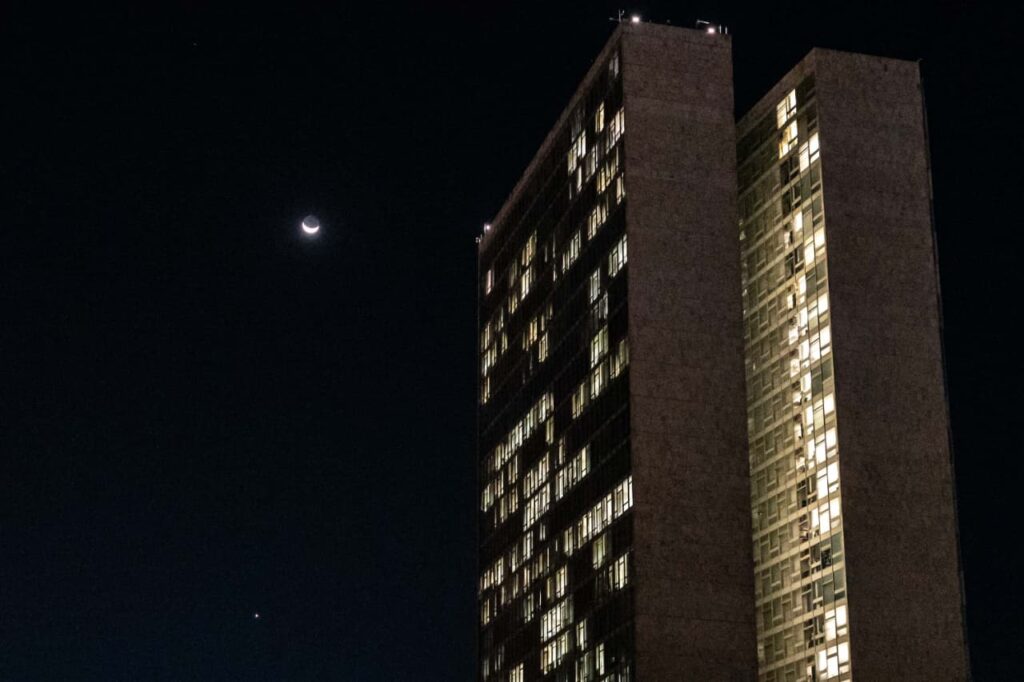 Encontro de Lua, Vênus e Júpiter seguem embelezando o céu de Brasília nesta 5ª encontro-de-lua,-venus-e-jupiter-seguem-embelezando-o-ceu-de-brasilia-nesta-5a