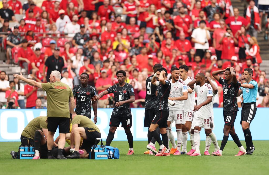 jogadores-se-desesperaram-apos-kone,-do-canada,-quebrar-a-perna;-fotos