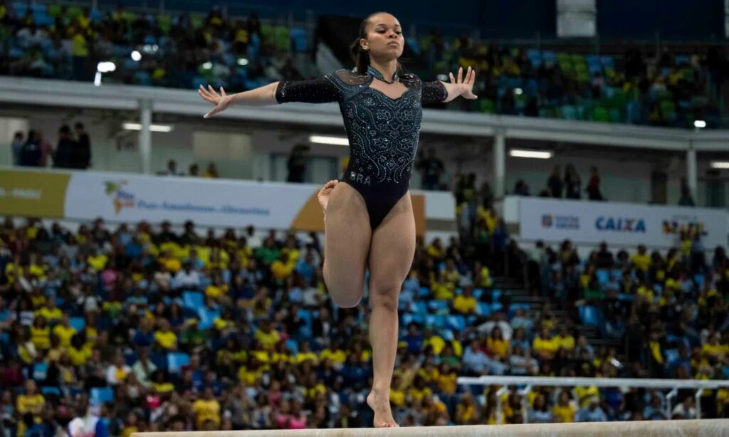 pan-de-ginastica:-thais-fidelis-brilha-e-e-bronze-no-individual-geral
