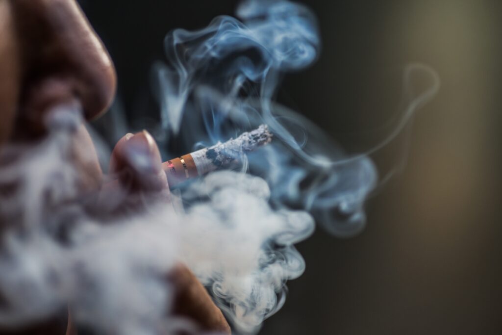 medica-afirma:-nao-existe-quantidade-segura-para-consumo-de-tabaco