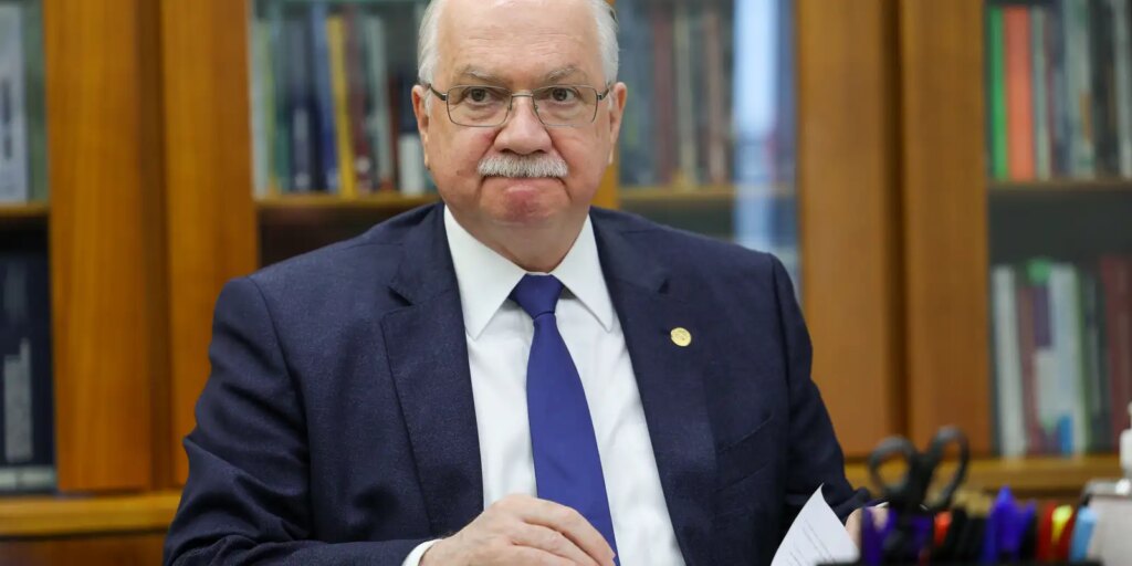 Fachin diz que espera regras do STF para supersalários ainda em junho fachin-diz-que-espera-regras-do-stf-para-supersalarios-ainda-em-junho