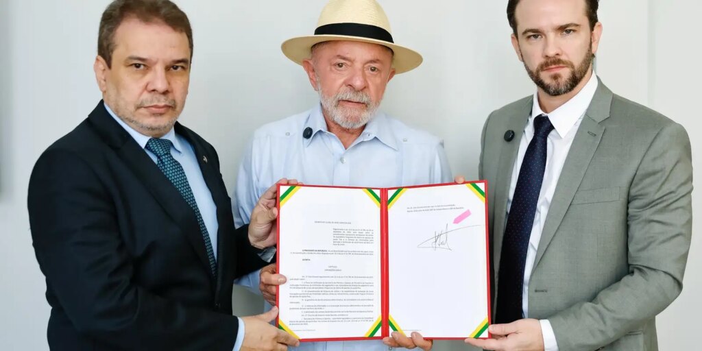 Lula assina decreto que prevê bloqueio de recursos de bets ilegais lula-assina-decreto-que-preve-bloqueio-de-recursos-de-bets-ilegais
