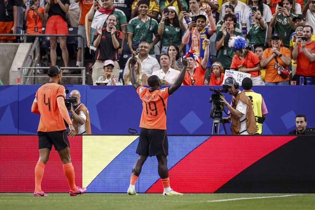 gakpo-faz-3-x-0-para-holanda-contra-a-suecia-na-copa.-siga