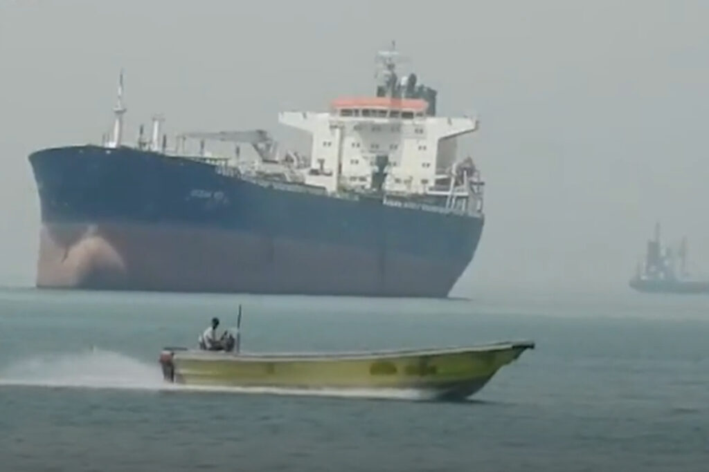 ira-alerta-navios-sobre-riscos-de-tentar-atravessar-o-estreito-de-ormuz