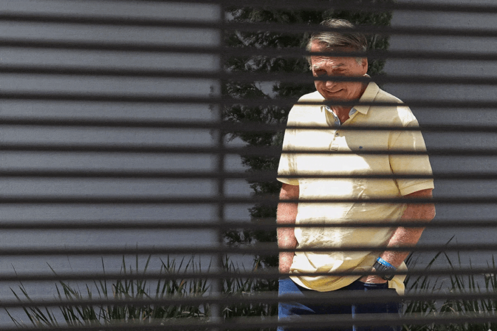 visitas,-saude-e-arma:-o-balanco-dos-quase-90-dias-de-bolsonaro-em-casa
