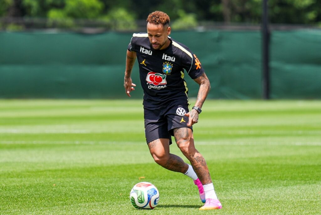 neymar-faz-1o-treino-completo-junto-a-selecao-brasileira-apos-lesao