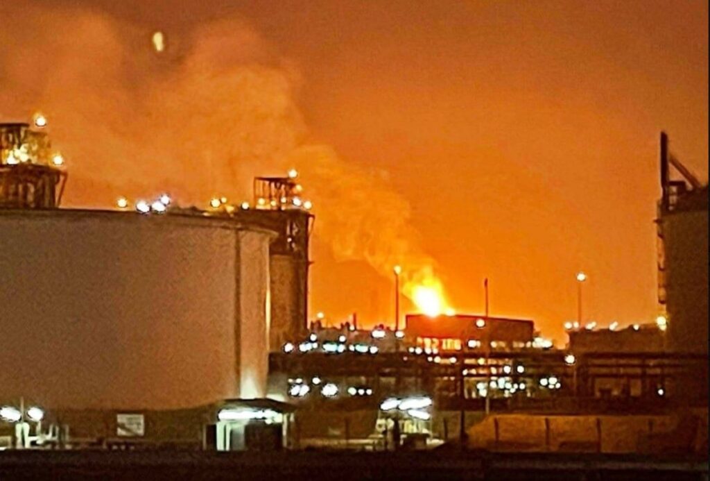 explosao-em-usina-de-gas-no-catar-deixa-54-feridos-e-18-desaparecidos