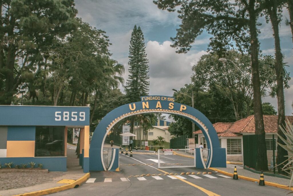 suspeito-e-baleado-e-morto-em-estacionamento-de-centro-universitario