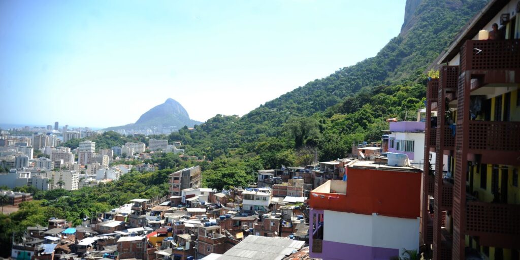 Operação na zona sul do Rio tem 6 presos e homem baleado em ônibus operacao-na-zona-sul-do-rio-tem-6-presos-e-homem-baleado-em-onibus