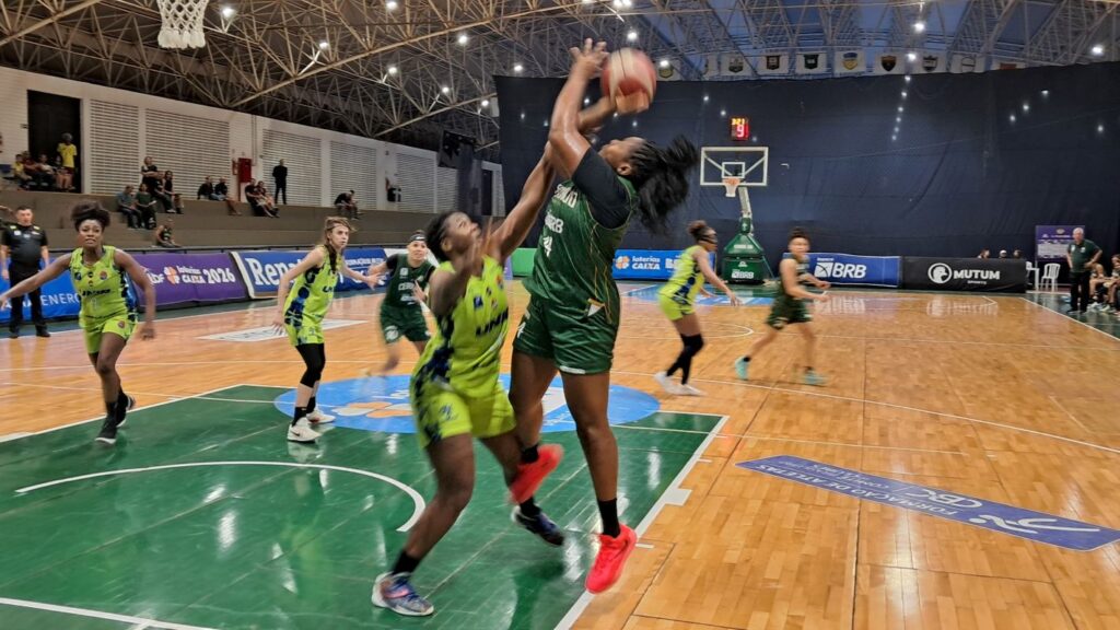 cerrado-basquete-vence-santo-andre-e-esta-nas-semifinais-da-lbf