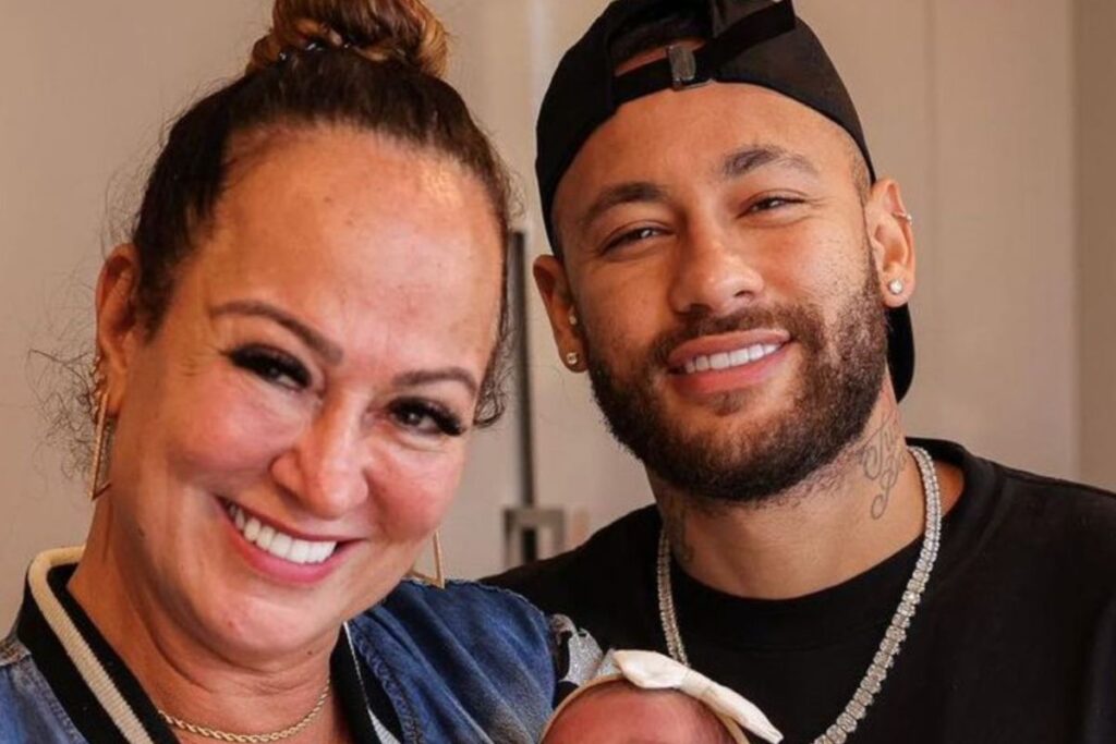 mae-de-neymar-emociona-com-homenagem-ao-filho-antes-de-jogo-da-selecao