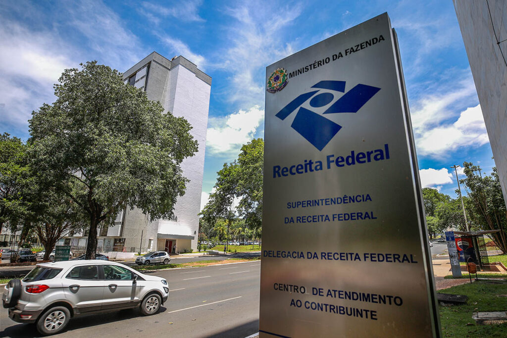 receita-federal-publica-primeira-lista-de-devedores-contumazes