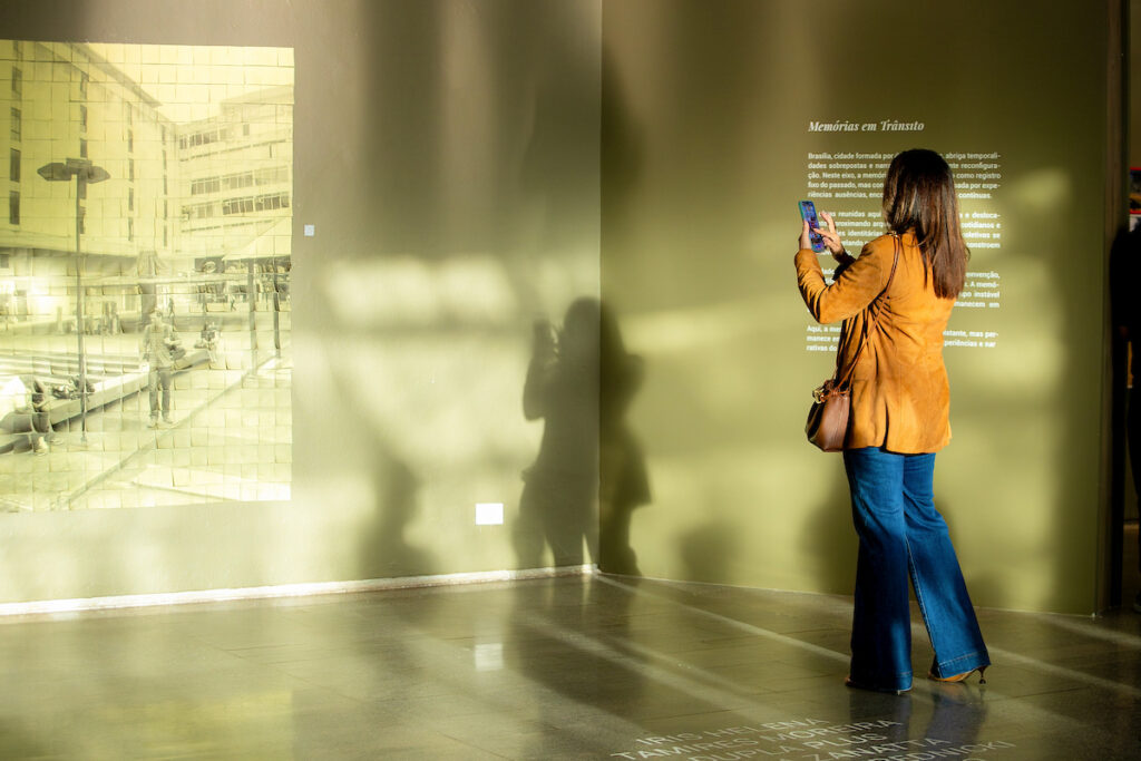 quinta-feira-e-dia-de-arte-com-a-mostra-constelacoes-contemporaneas