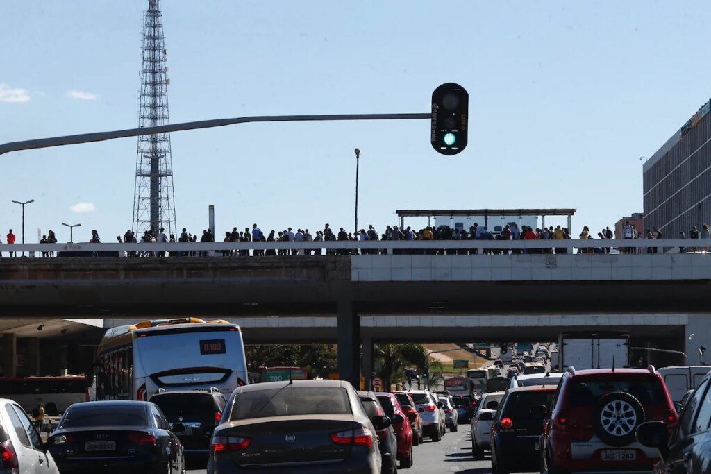 secretaria-de-obras-avanca-sobre-detran-e-quer-contratar-empresa-de-semaforos