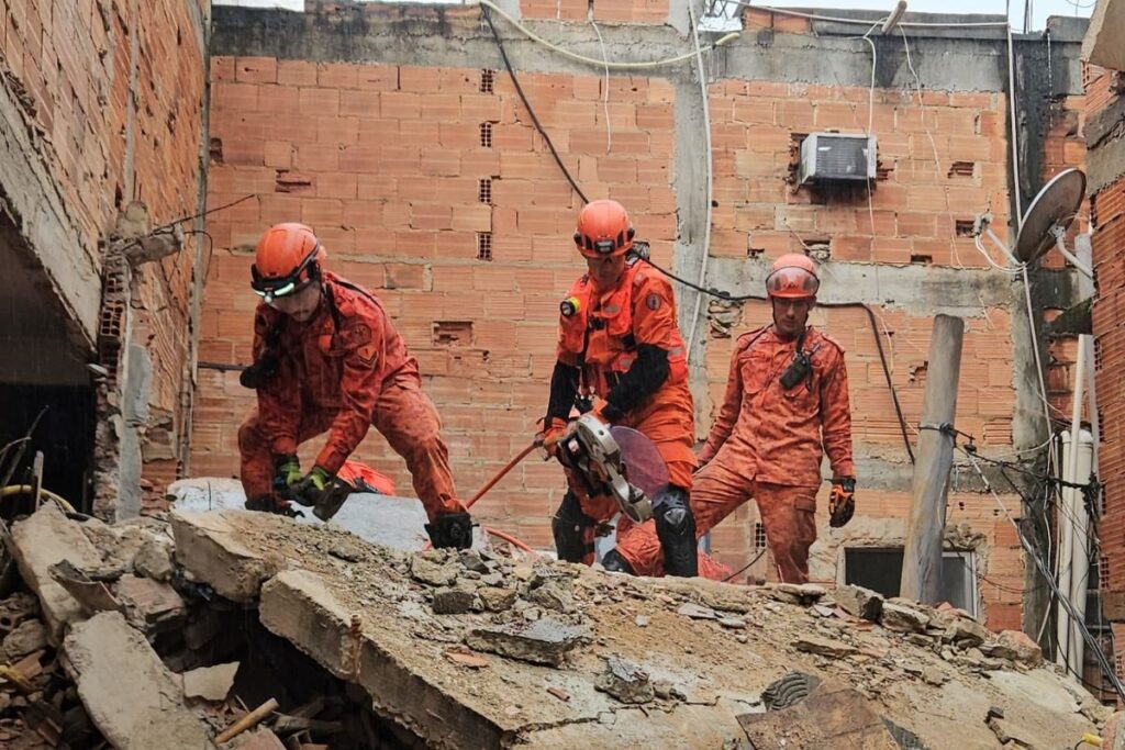 duas-criancas-morrem-apos-casa-desabar-no-rio-de-janeiro