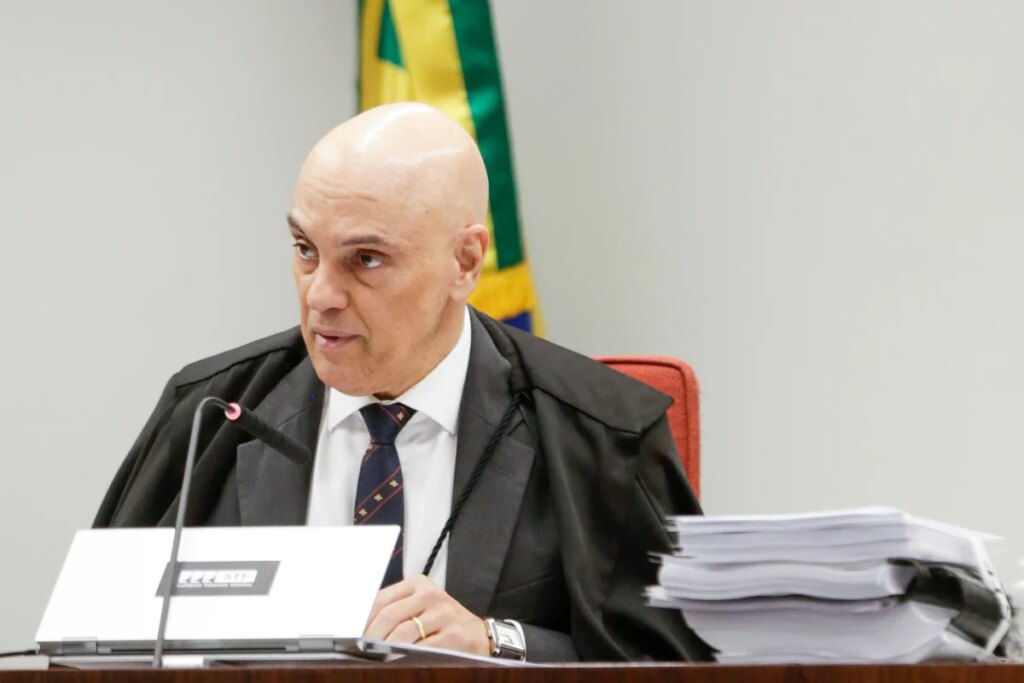 moraes-pede-que-fachin-paute-recurso-sobre-limitacao-de-penduricalhos
