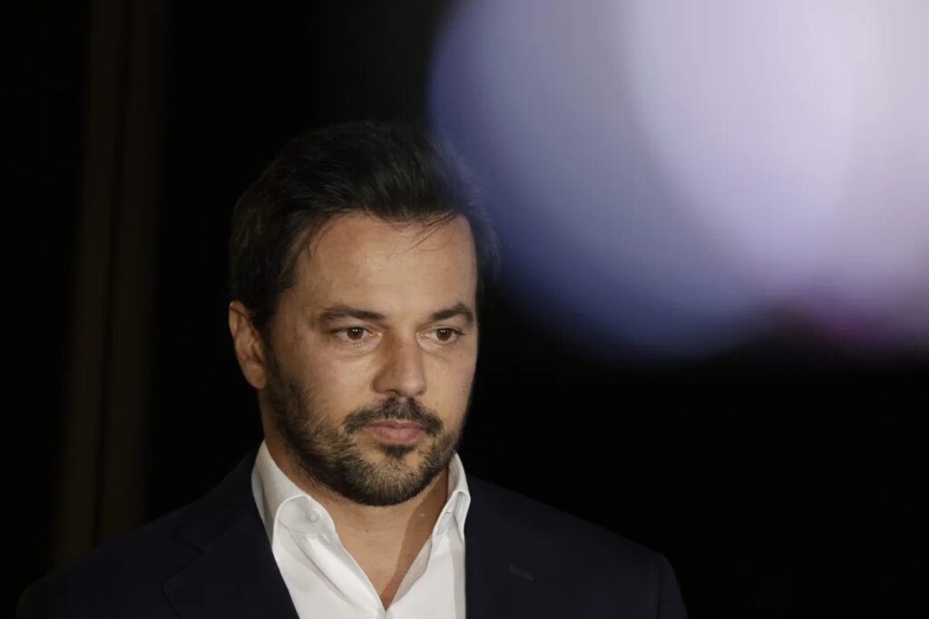 empresa-ligada-a-vorcaro-negociou-cota-de-aviao-com-fabio-faria-em-troca-de-eolica