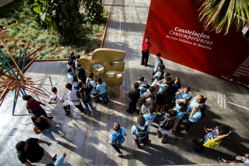feche-a-semana-com-cultura-na-mostra-constelacoes-contemporaneas
