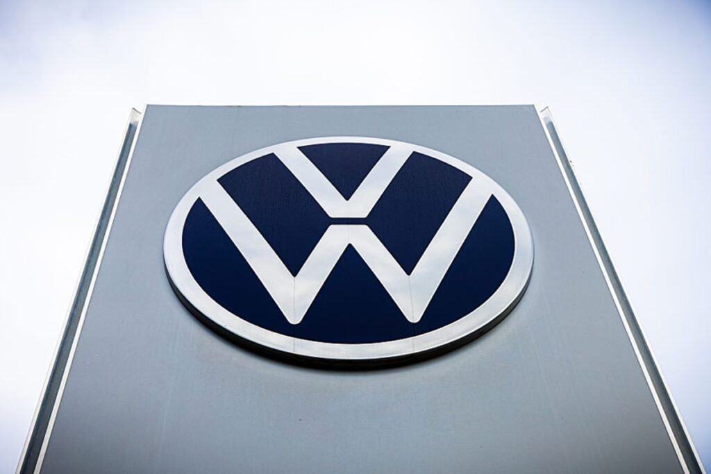volkswagen-planeja-demitir-100-mil-e-fechar-4-fabricas-na-alemanha