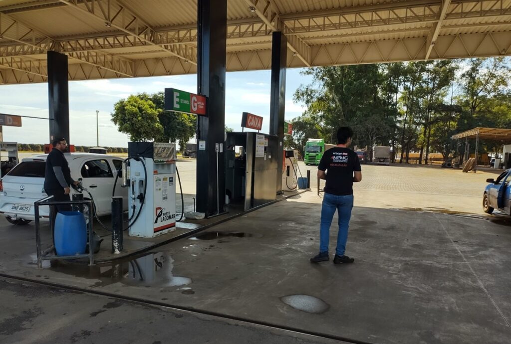 em-batida-do-procon-mg-em-postos,-metade-tinha-irregularidades