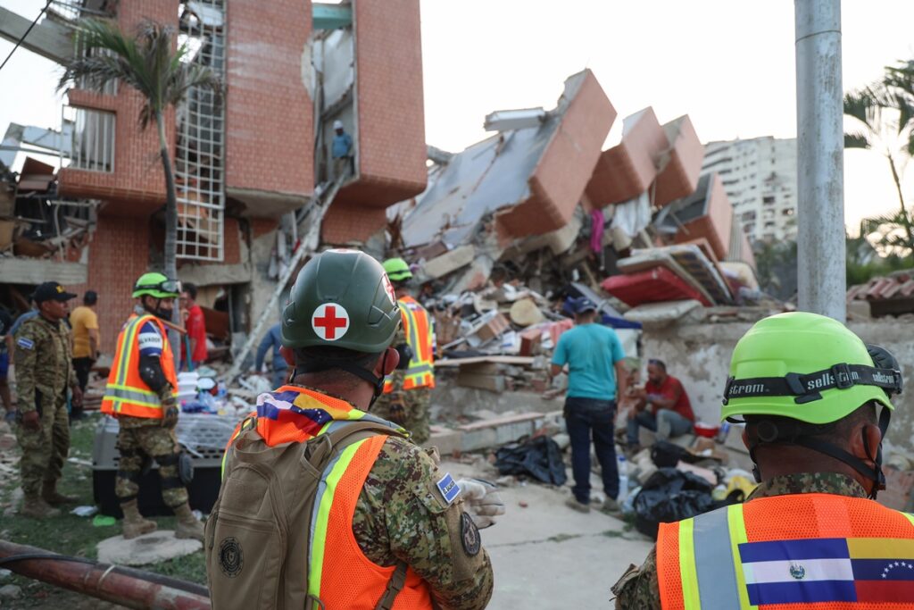 terremoto:-venezuela-entra-no-3o-dia-de-buscas-com-apoio-internacional