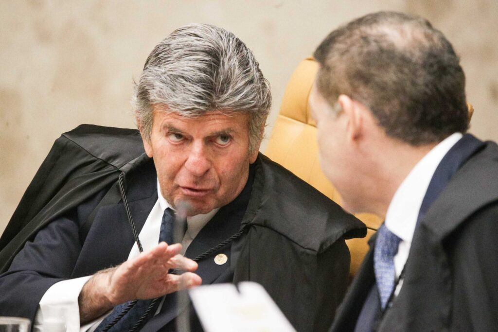 com-voto-de-fux,-stf-forma-maioria-para-retomar-parte-dos-penduricalhos