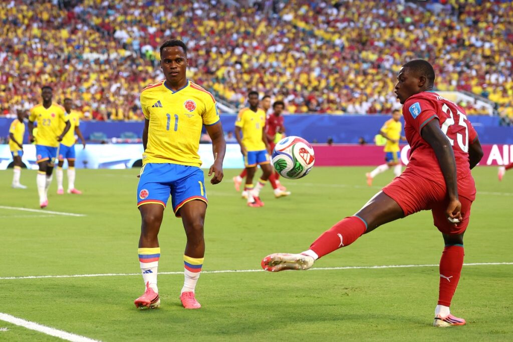 com-cristiano-ronaldo-em-campo,-colombia-e-portugal-se-enfrentam.-siga