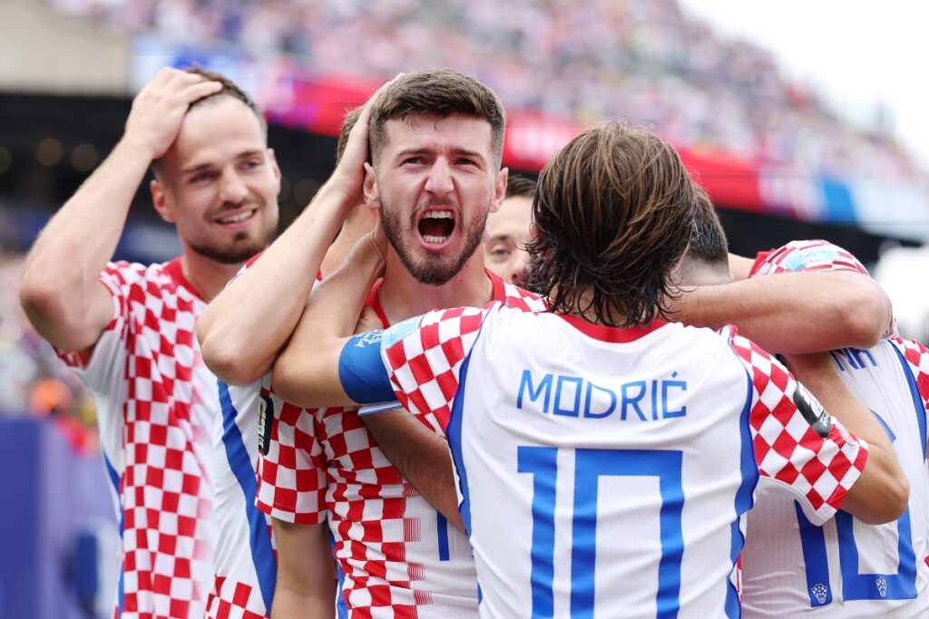em-jogo-movimentado,-croacia-bate-gana-e-avanca-em-2o-lugar-do-grupo-l
