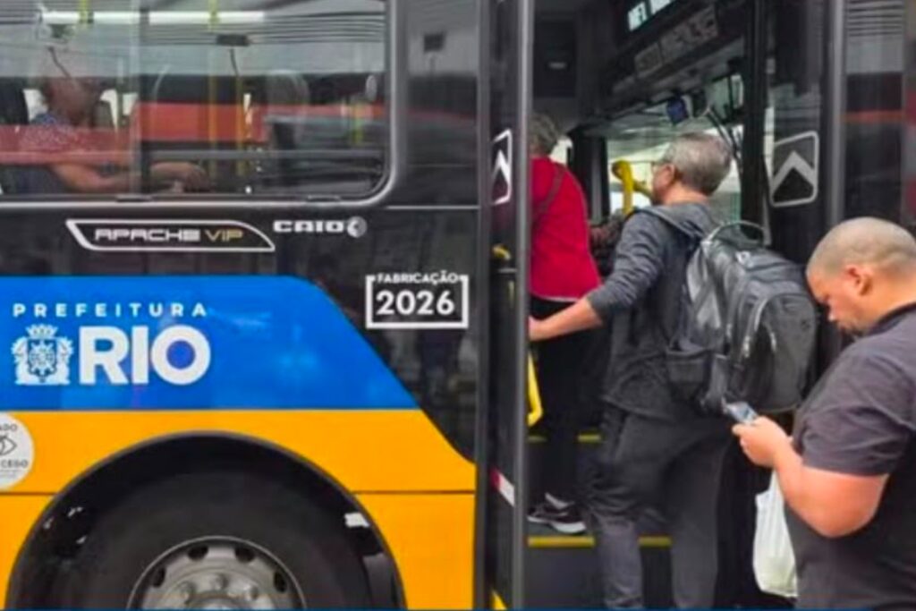 rio:-motoristas-de-onibus-entram-em-greve-nesta-segunda-feira-(26/6)