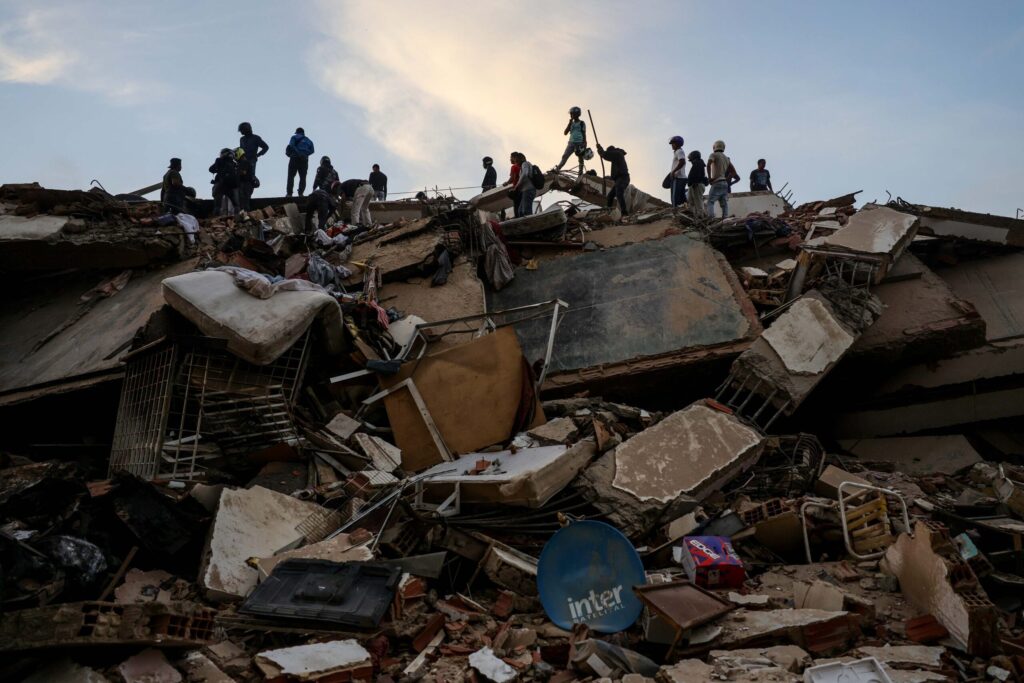 venezuela:-novo-tremor-atinge-o-pais-apos-terremoto-com-1,5-mil-mortos