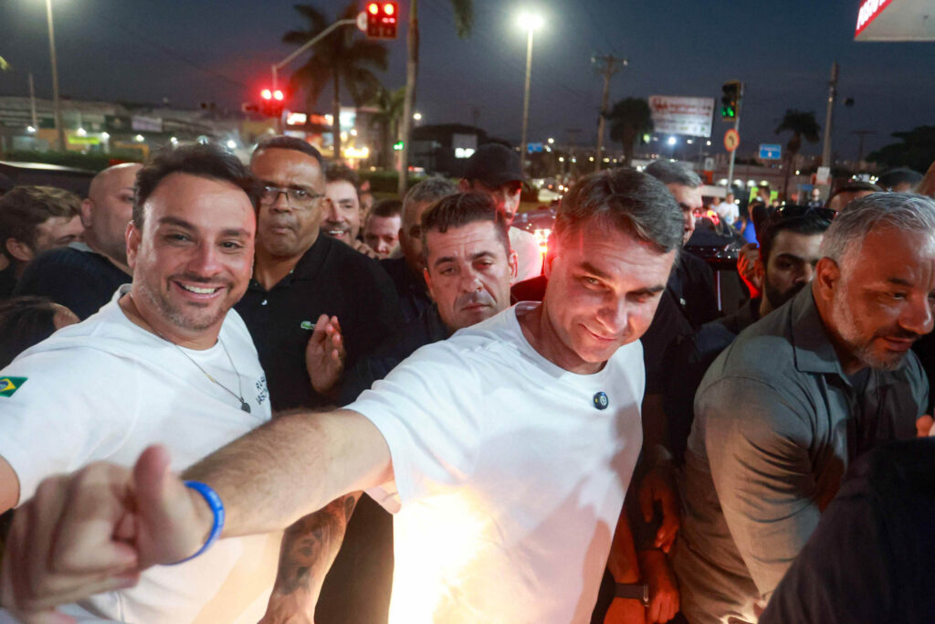 flavio-usa-copa-para-tentar-se-aproximar-do-eleitor-de-centro