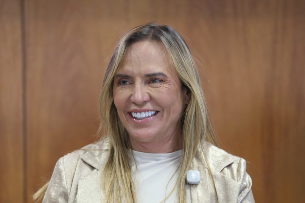 “acabar-com-mentiras”:-celina-diz-que-prepara-nomeacoes-na-saude