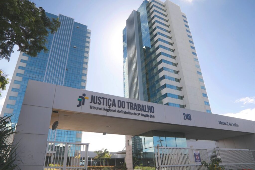 justica-condena-empresa-apos-supervisor-mandar-homem-trocar-absorvente