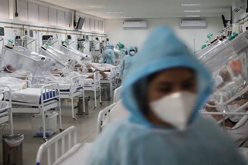 diretora-de-anatomia-do-caos-compara-cpi-da-covid-a-bbb:-“era-viciada”
