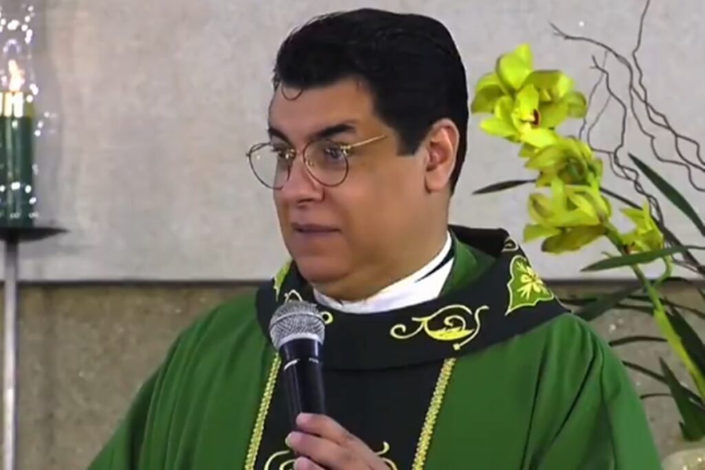 Após viralizar, padre detalha caso da “iludida” e explica conselho apos-viralizar,-padre-detalha-caso-da-“iludida”-e-explica-conselho