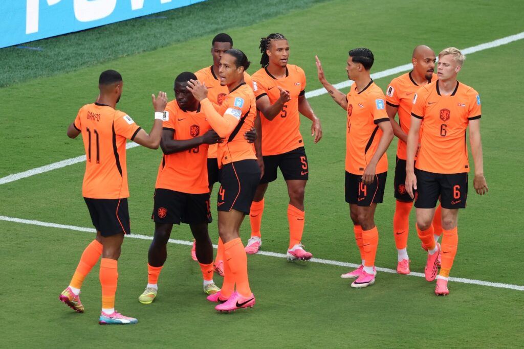 Holanda denuncia ataques racistas após eliminação na Copa do Mundo holanda-denuncia-ataques-racistas-apos-eliminacao-na-copa-do-mundo