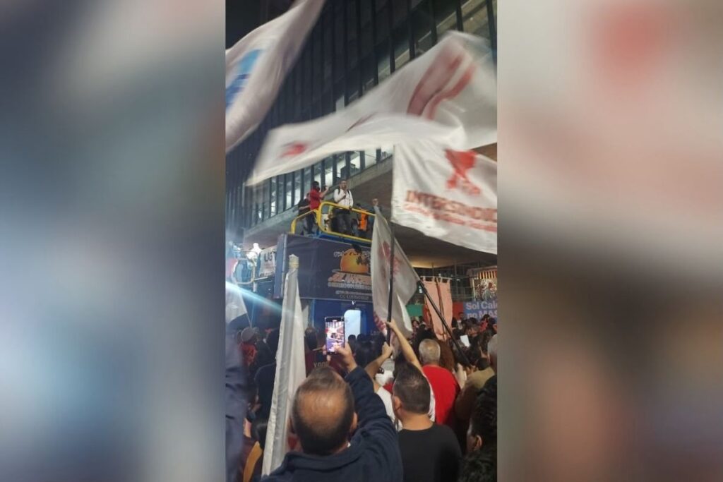 Ato na Avenida Paulista pressiona Senado a favor do fim da 6×1 ato-na-avenida-paulista-pressiona-senado-a-favor-do-fim-da-6×1