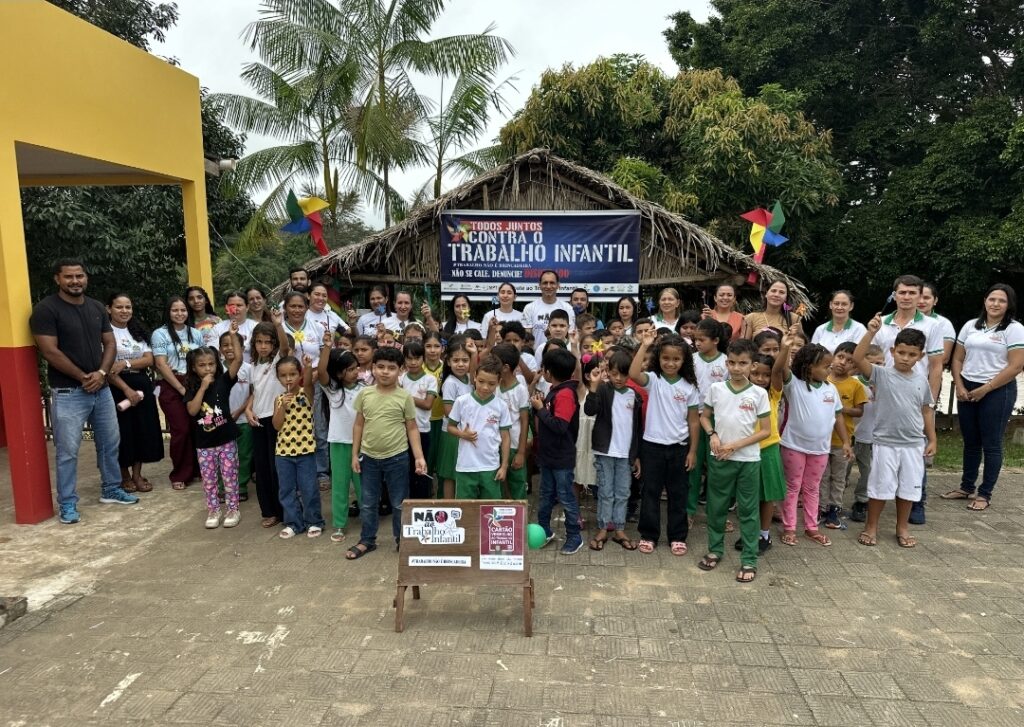 Prefeito Valdelio Furtado participa de ação de combate ao trabalho infantil em Marechal Thaumaturgo