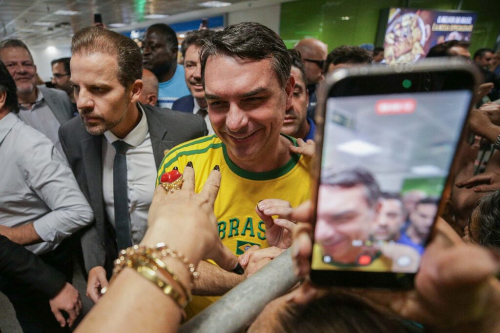 o-“quebra-cabeca”-de-flavio-bolsonaro-na-escolha-da-vice