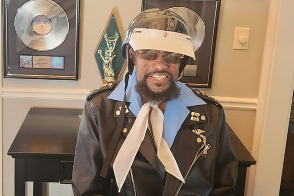 Quem era Victor Willis, vocalista e policial do grupo Village People quem-era-victor-willis,-vocalista-e-policial-do-grupo-village-people