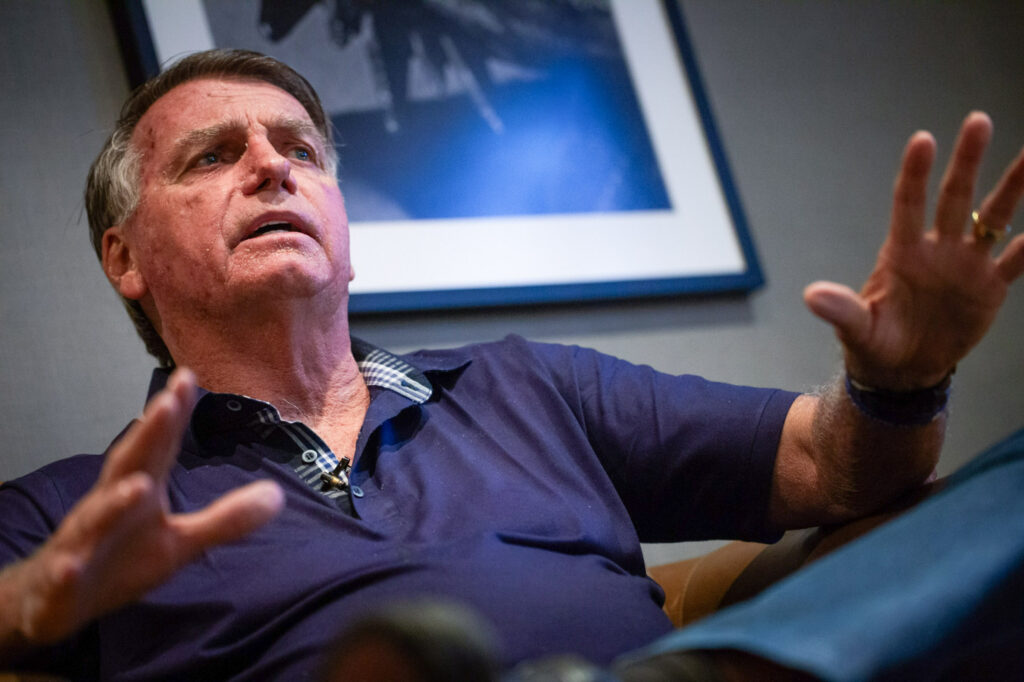 PCDF indicia agente do GSI por porte ilegal de arma de Bolsonaro pcdf-indicia-agente-do-gsi-por-porte-ilegal-de-arma-de-bolsonaro
