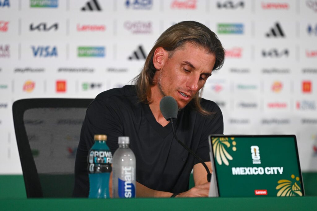 Beccacece anuncia saída do Equador após eliminação para o México beccacece-anuncia-saida-do-equador-apos-eliminacao-para-o-mexico