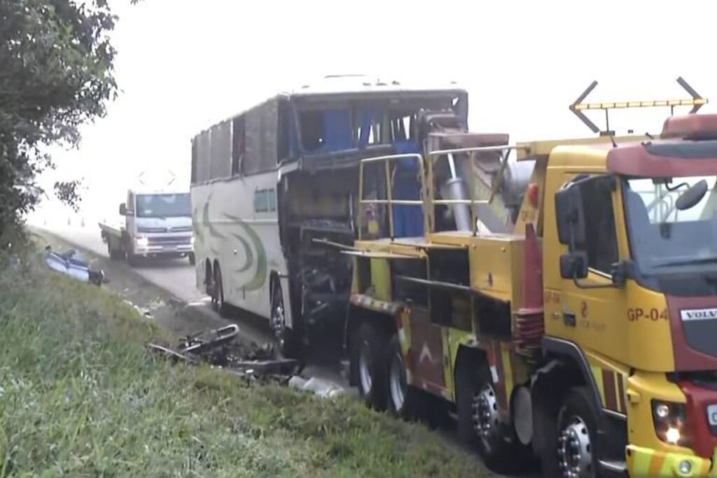 motorista-morre-em-acidente-com-onibus-que-levava-comerciantes-ao-bras