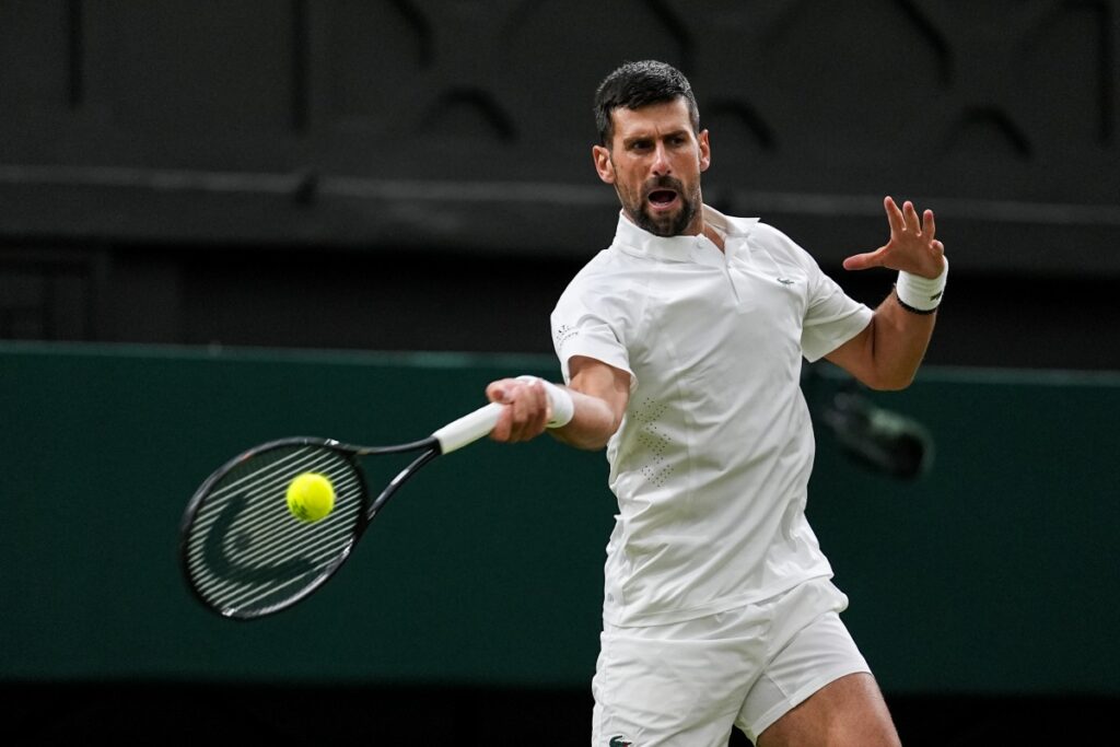 Djokovic vence mais uma contra Tsitsipas e avança em Wimbledon djokovic-vence-mais-uma-contra-tsitsipas-e-avanca-em-wimbledon