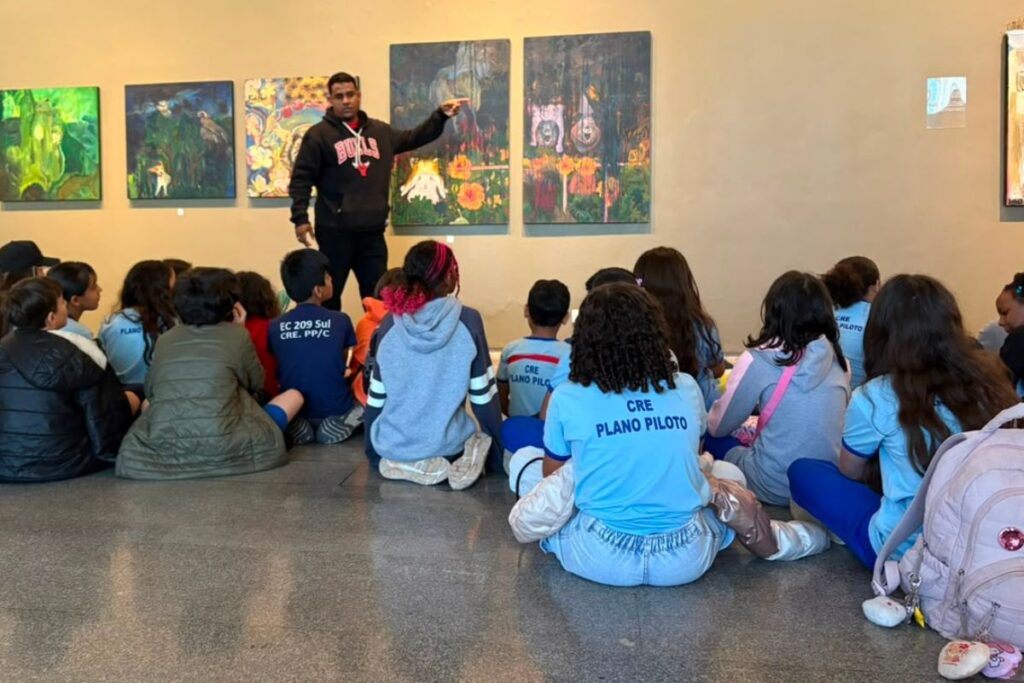 alunos-da-ec-209-sul-visitam-exposicao-constelacoes-contemporaneas