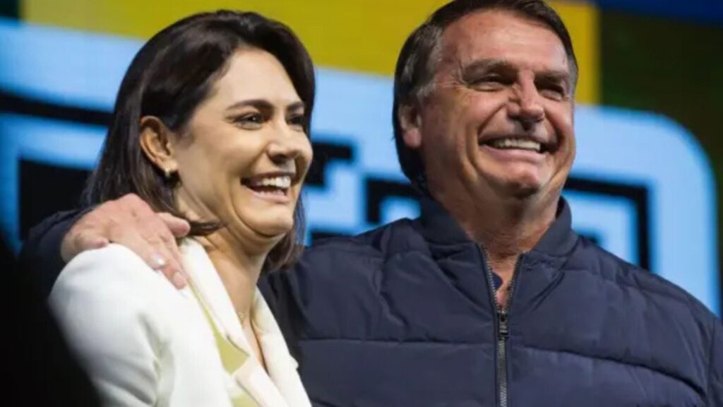 Guerra por espólio acelera o derretimento da família Bolsonaro guerra-por-espolio-acelera-o-derretimento-da-familia-bolsonaro