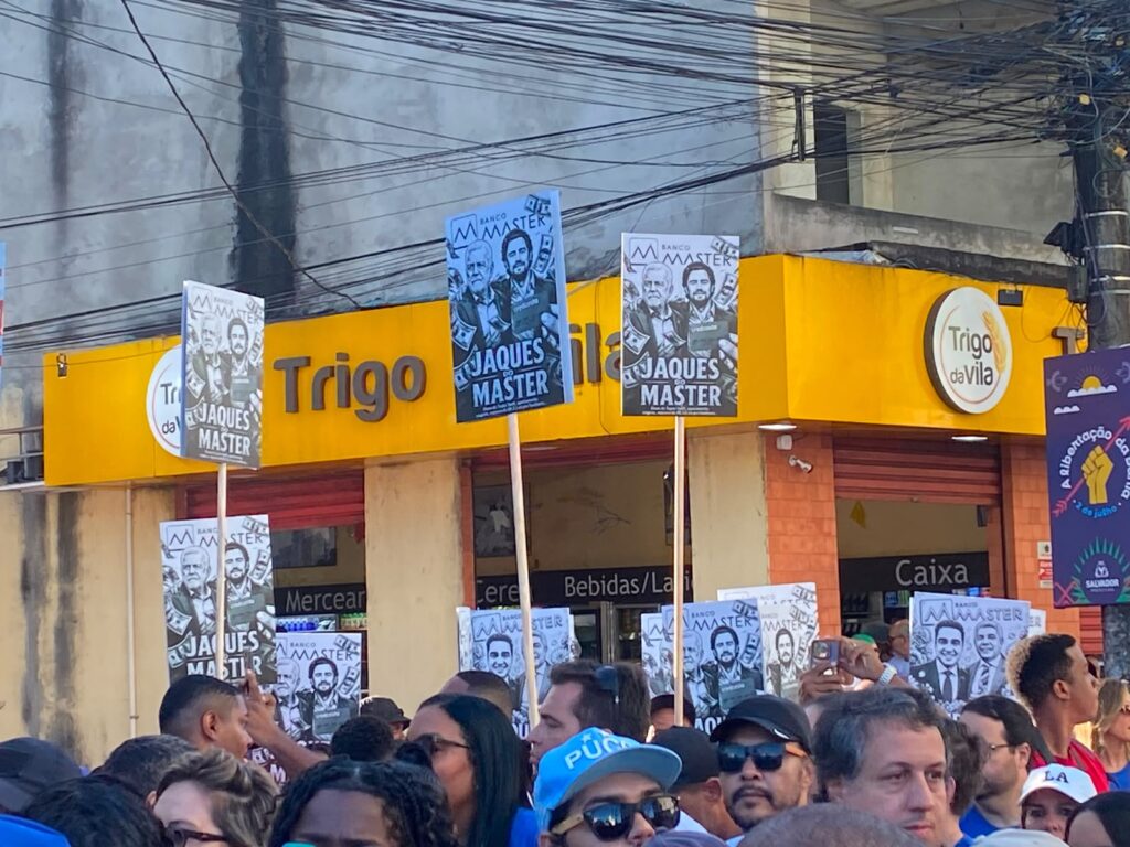 Jaques é recebido com vaias e placas “JaquesMaster” no 2 de Julho jaques-e-recebido-com-vaias-e-placas-“jaquesmaster”-no-2-de-julho